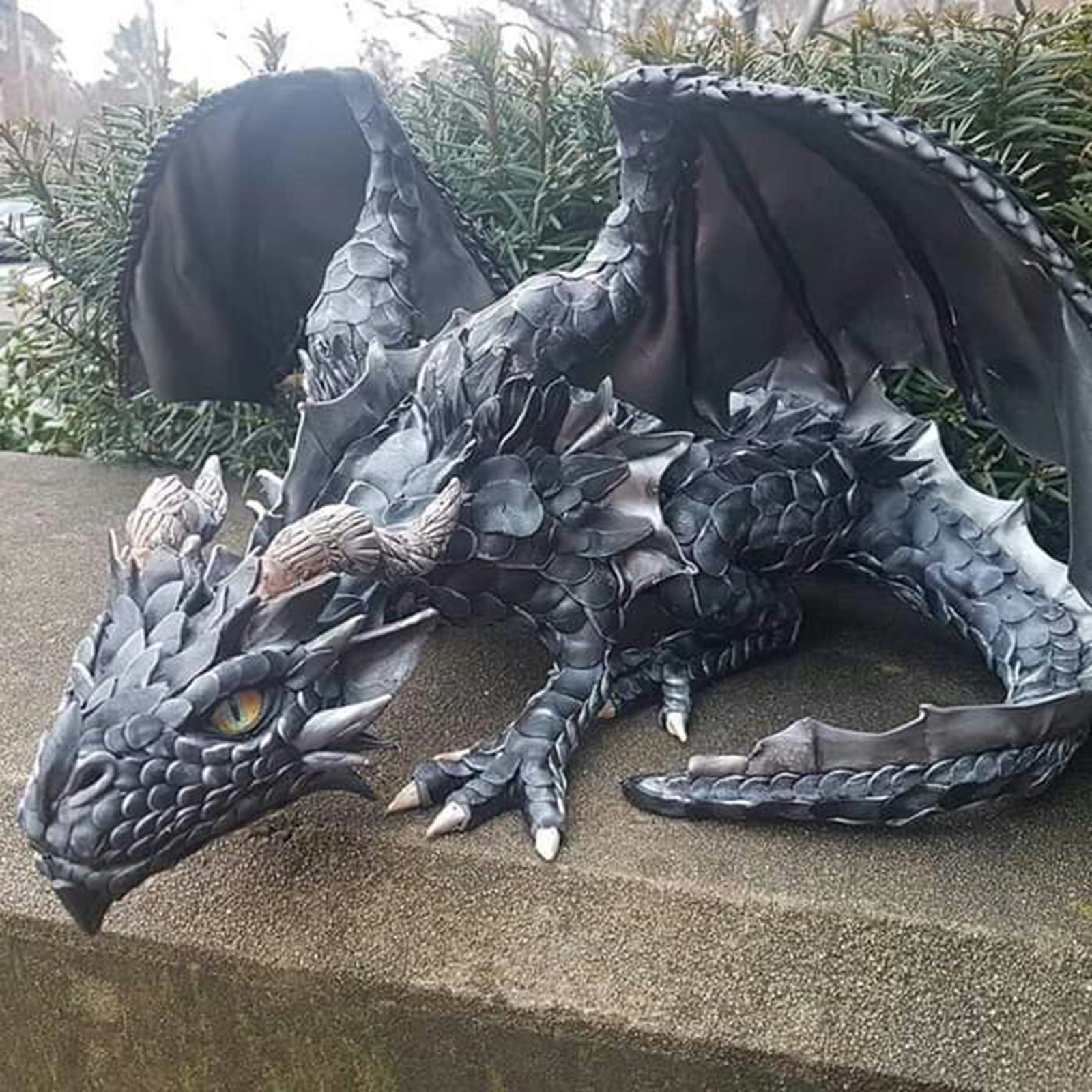 Gothic Dragon Garden Statue – Weatherproof Resin Decor